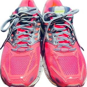 Brooks Women's Pink and Gray Sneakers